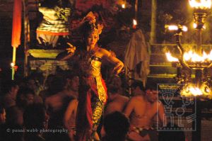 Kuta Fire Dance 61 12 wm.jpg